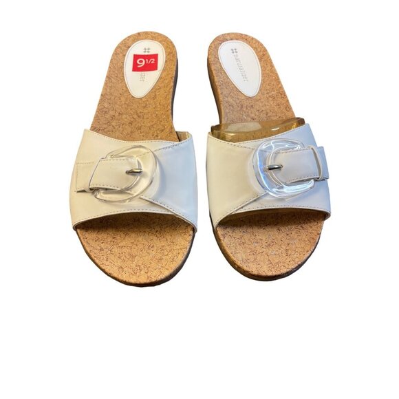 Naturalizer NEW White Slip On Buckle Flat Sandal Shoes Sz 9.5 - Picture 3 of 5